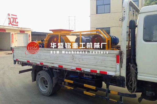 對(duì)輥破碎機(jī)發(fā)貨圖